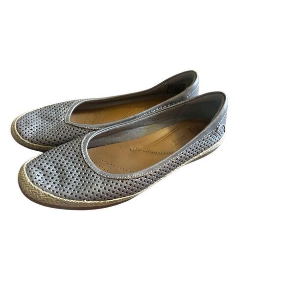 Clarks‎ Collection Silver Leather Perforated Espadrille Flats - Picture 2 of 9